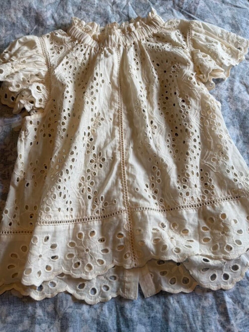 Cream Eyelet Lace Short Sleeve Blouse